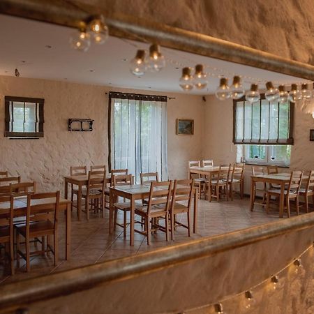 Dworek Debina - Idealny Dla Rodzin I Przyjaciol - Wspolna Sala Do Biesiadowania , Plaza Przyjazna Psom Екстер'єр фото