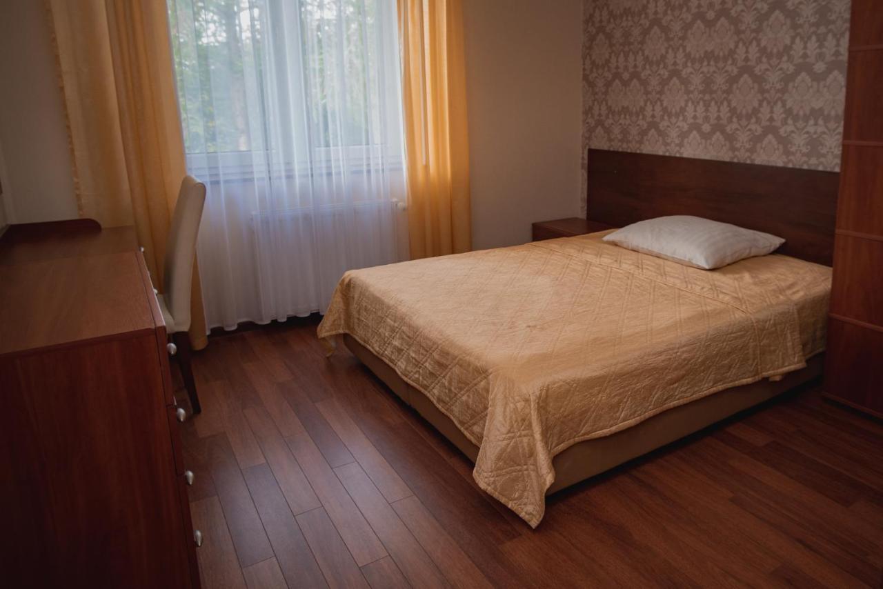 Dworek Debina - Idealny Dla Rodzin I Przyjaciol - Wspolna Sala Do Biesiadowania , Plaza Przyjazna Psom Екстер'єр фото